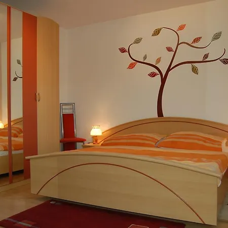 Apartment Leeb *